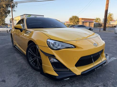 Used 2015 Scion FR-S Release Series 1.0 RWD image 2