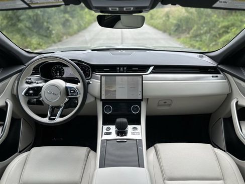 New 2026 Jaguar F-PACE R-Dynamic S image 23