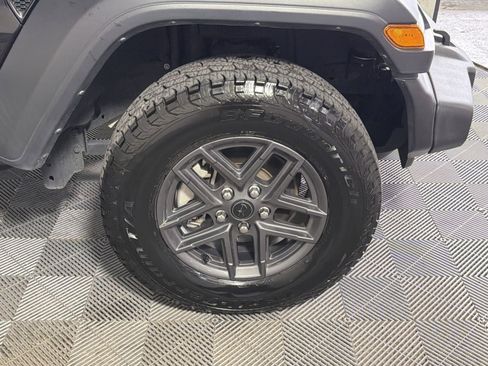 Used 2024 Jeep Wrangler Sport S image 12