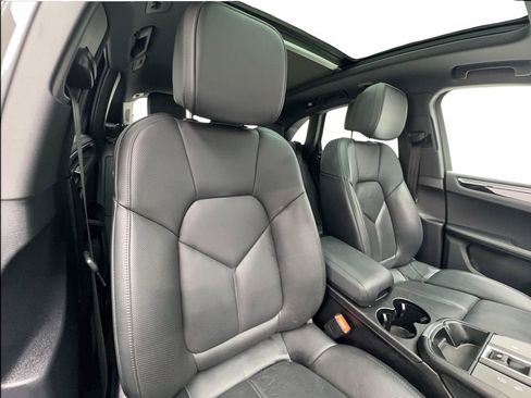 Used 2023 Porsche Macan S image 14