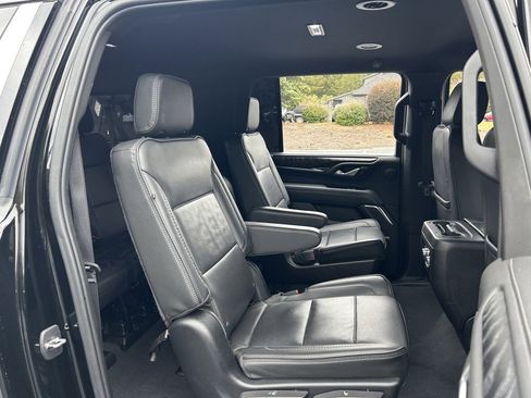 Used 2022 GMC Yukon XL Denali image 51