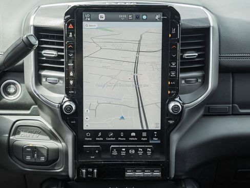 New 2026 RAM 3500 Laramie AWD/4WD image 27