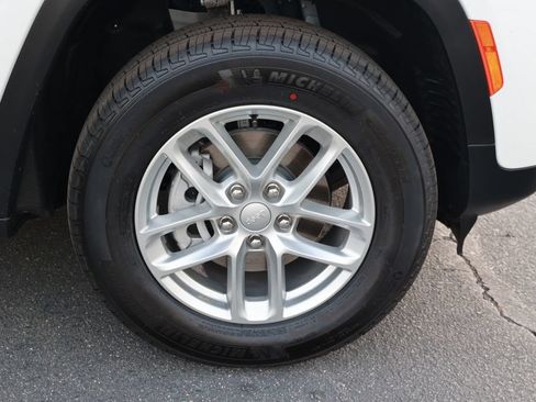 New 2026 Jeep Grand Cherokee Laredo RWD image 8