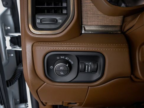 Used 2023 RAM 3500 Limited AWD/4WD image 28