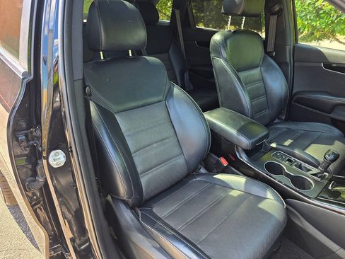 Used 2019 Kia Sorento SX FWD image 46