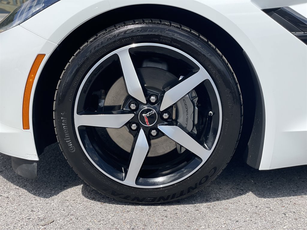 Used 2015 Chevrolet Corvette Stingray Convertible w/ 3LT Preferred Equipment Group RWD image 32