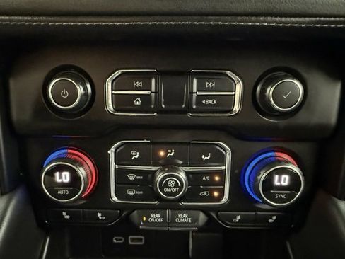 Used 2021 Chevrolet Tahoe Z71 image 40