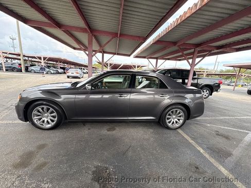 Used 2013 Chrysler 300 C RWD image 7