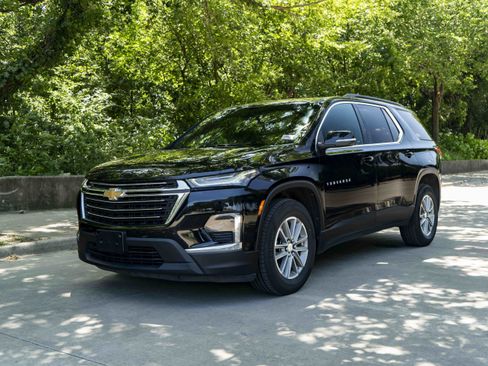 Used 2023 Chevrolet Traverse LT FWD image 4