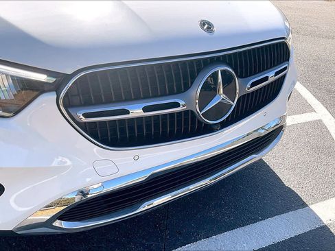 Used 2025 Mercedes-Benz GLC 300 4MATIC image 29