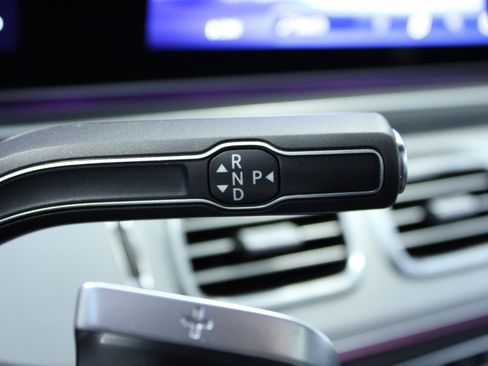 Used 2026 Mercedes-Benz GLS 450 4MATIC image 25