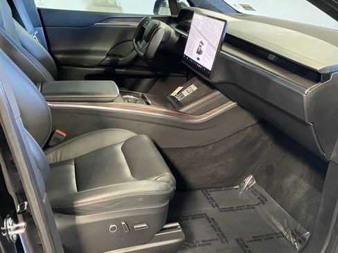 Used 2023 Tesla Model X image 5