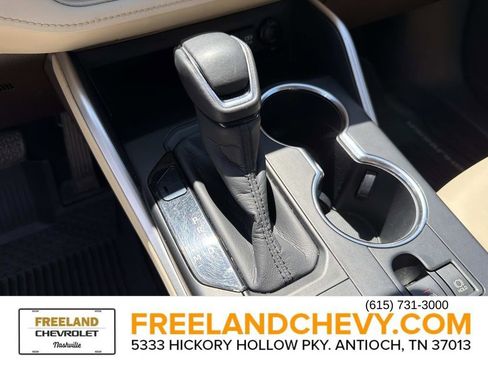 Used 2020 Toyota Highlander XLE FWD image 34
