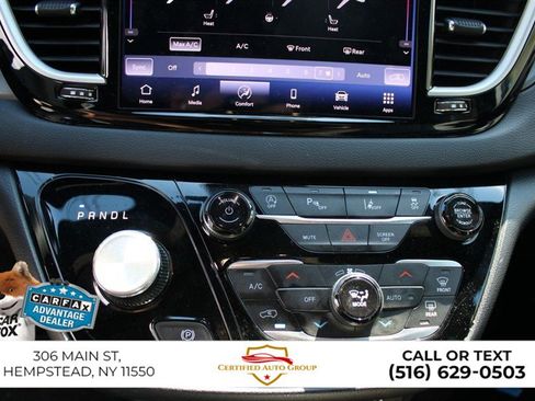 Used 2025 Chrysler Pacifica Select FWD image 17