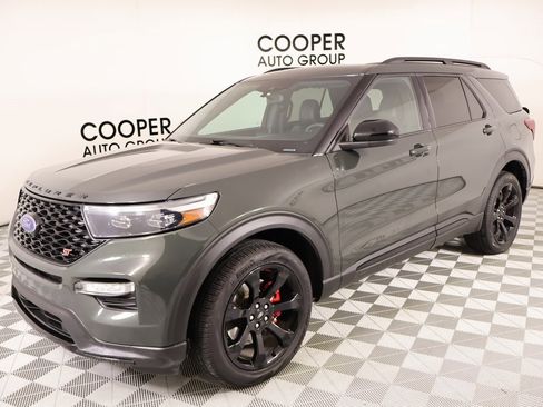 Used 2022 Ford Explorer ST w/ ST Street Pack image 10