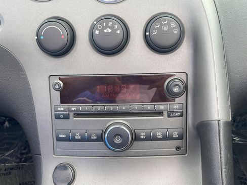 Used 2007 Pontiac Solstice Convertible RWD image 13