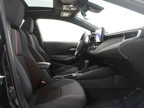 Used 2024 Toyota Corolla SE w/ SE Package image 11