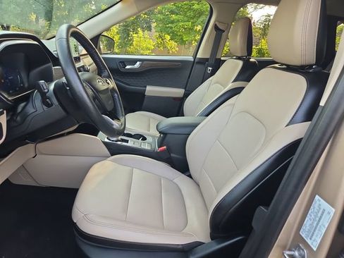Used 2020 Ford Escape Titanium AWD/4WD image 11