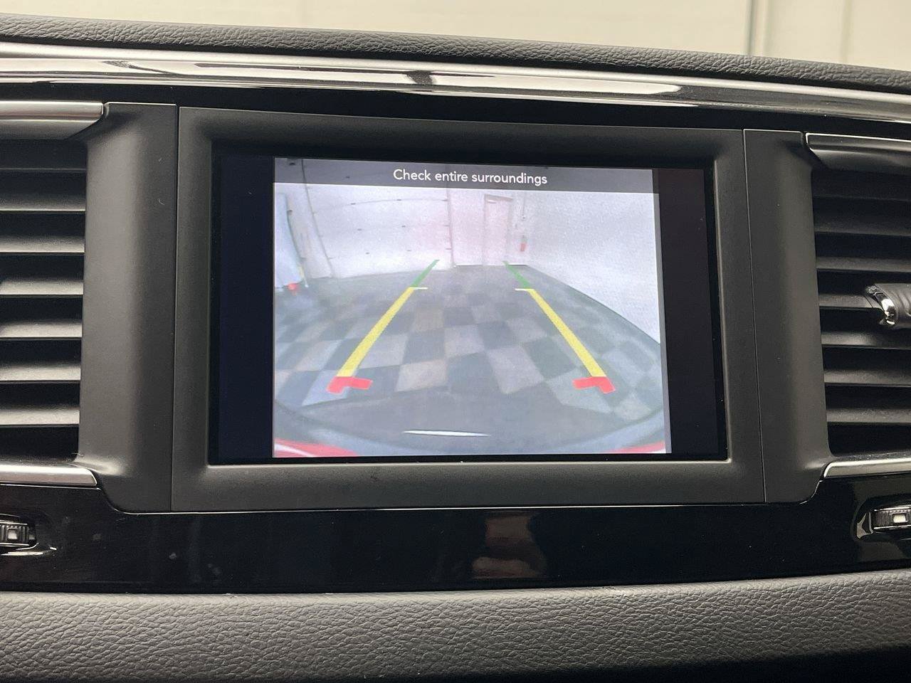 Used 2018 Chrysler Pacifica Touring Plus w/ S Appearance Package FWD image 5