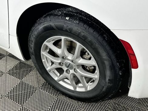 Certified 2024 Chrysler Pacifica Touring-L image 42