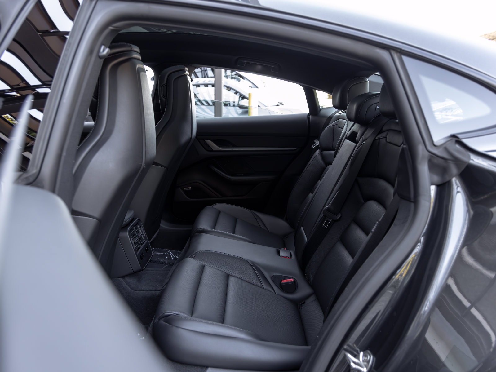 Certified 2026 Porsche Taycan AWD/4WD image 43
