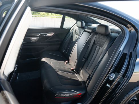 Used 2016 BMW 750i w/ M Sport Package image 20