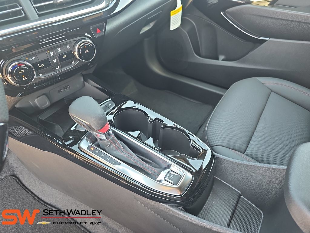 New 2026 Chevrolet Trax RS w/ Sunroof Package FWD image 26