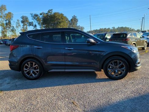 Used 2017 Hyundai Santa Fe Sport image 4