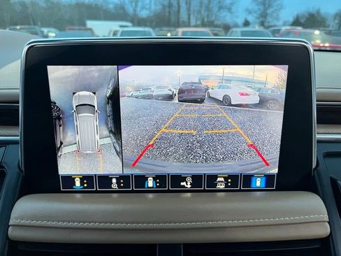 Used 2021 Chevrolet Tahoe Premier w/ Premium Package image 41