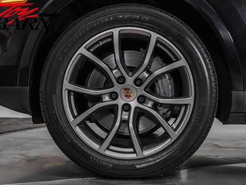 Used 2022 Porsche Cayenne S image 15