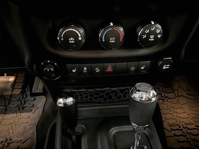 Used 2016 Jeep Wrangler Unlimited Sport AWD/4WD image 32