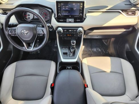 Used 2020 Toyota RAV4 XLE Premium AWD/4WD image 10