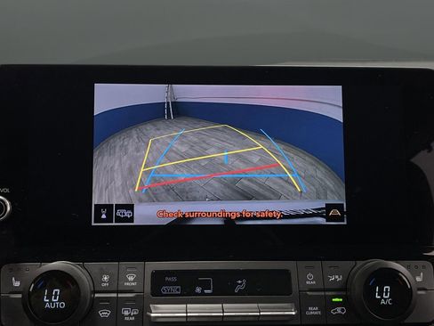 Used 2024 Toyota Grand Highlander XLE image 9