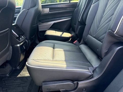 Used 2026 Cadillac Vistiq Platinum w/ LPO, Floor Liner Package AWD/4WD image 35
