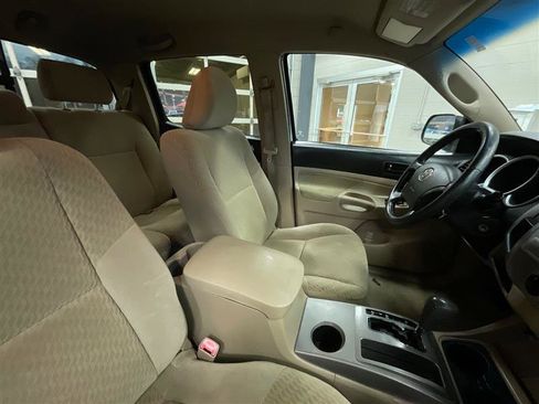Used 2010 Toyota Tacoma PreRunner image 27