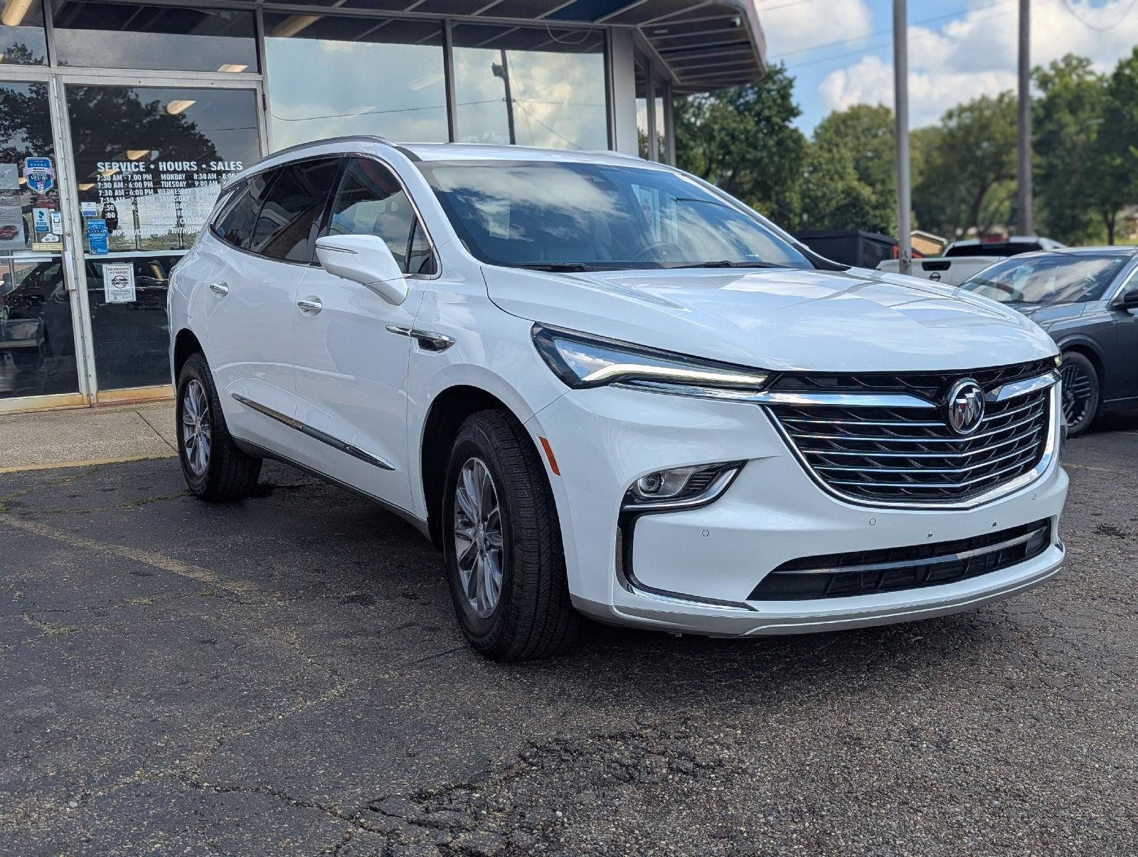 Used 2022 Buick Enclave Premium FWD image 16