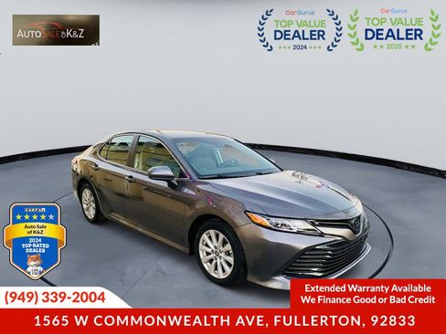 Used 2020 Toyota Camry LE image 5