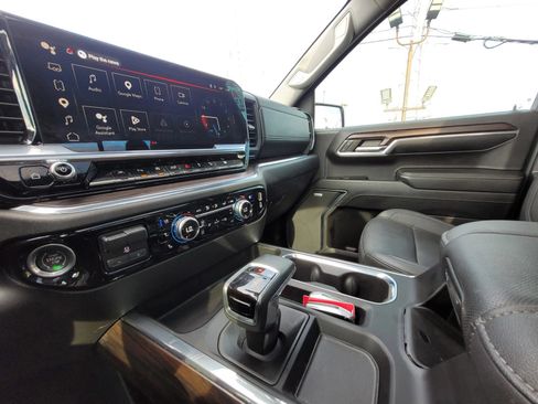 Used 2023 GMC Sierra 1500 SLT w/ SLT Premium Plus Package AWD/4WD image 6