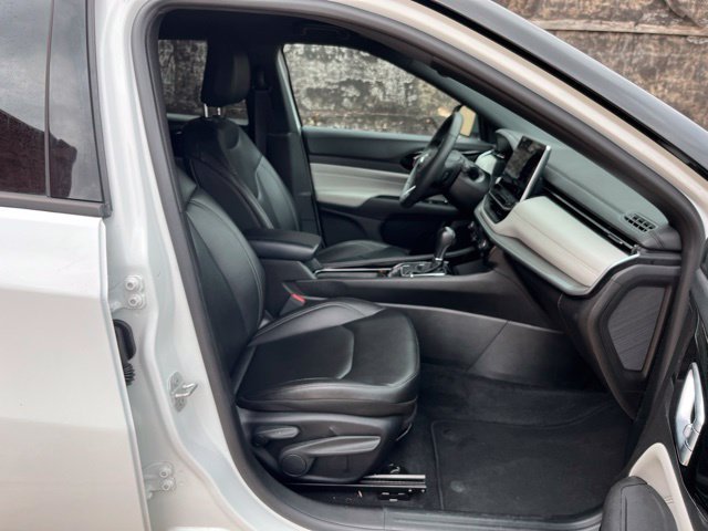 Used 2025 Jeep Compass Limited AWD/4WD image 19