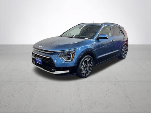 Used 2023 Kia Niro SX Touring FWD image 2