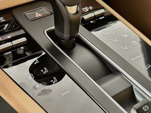New 2026 Porsche Macan AWD/4WD image 21