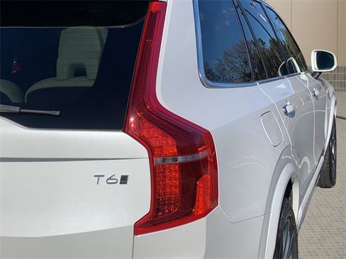 Used 2018 Volvo XC90 T6 Momentum w/ Convenience Package image 13