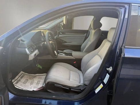 Used 2018 Honda Accord LX image 23