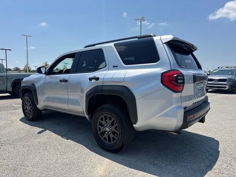 Used 2025 Toyota 4Runner SR5 AWD/4WD image 4