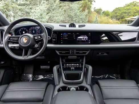 Certified 2026 Porsche Cayenne Coupe AWD/4WD image 42
