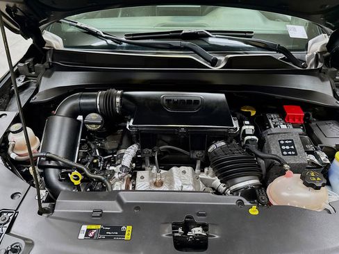 Used 2024 Jeep Compass Latitude image 31