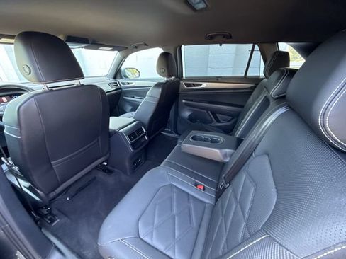 Used 2025 Volkswagen Atlas Cross Sport SE AWD/4WD image 39
