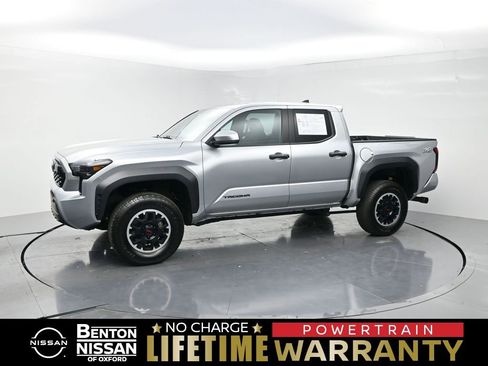 Used 2024 Toyota Tacoma TRD Off-Road AWD/4WD image 1