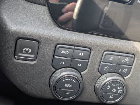 Certified 2022 Chevrolet Silverado 1500 High Country w/ Z71 Off-Road Package image 23