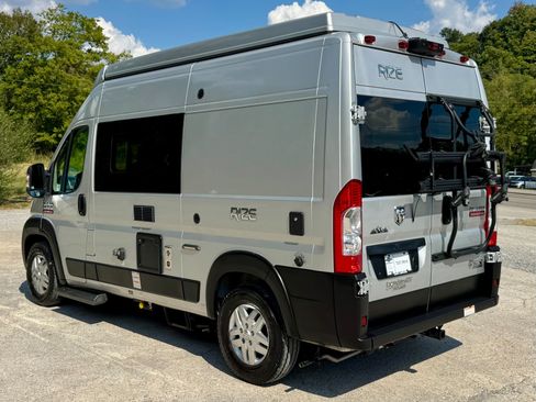 Used 2021 RAM ProMaster 1500 w/ Convenience Group FWD image 4
